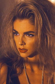 Roberta Weiss as Alma