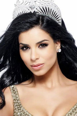 Rima Fakih as Fatmia