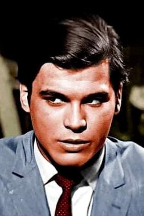 Alkis Yannakas as Salas