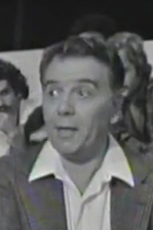 Tonino Micheluzzi as Direttore albergo