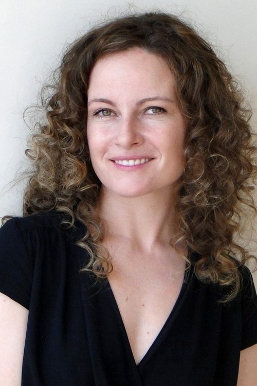 Gabrielle Lopes as Ariane