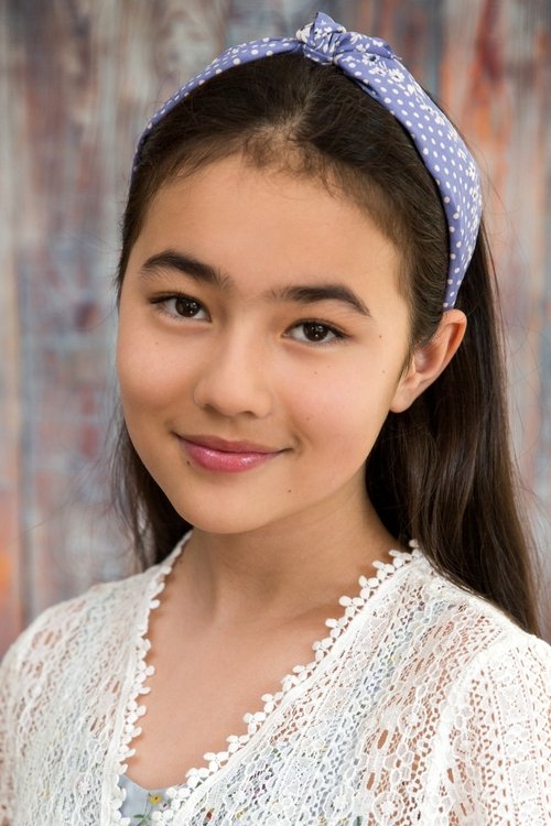 Imogen Cohen as Zina Zacarias