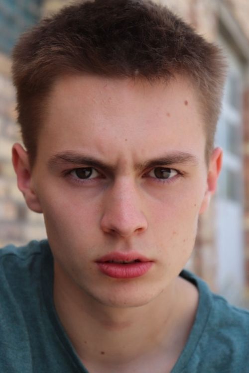 Cedric Eich as Headless Knight