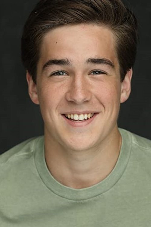 Owen Judge as Everett