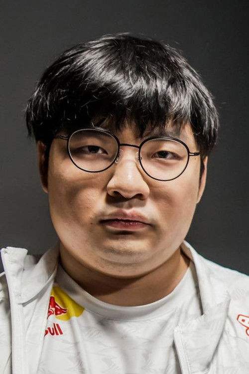 Cho Geon-hee as Self