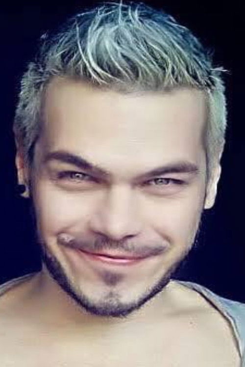 Henrique Mello as Dolmance