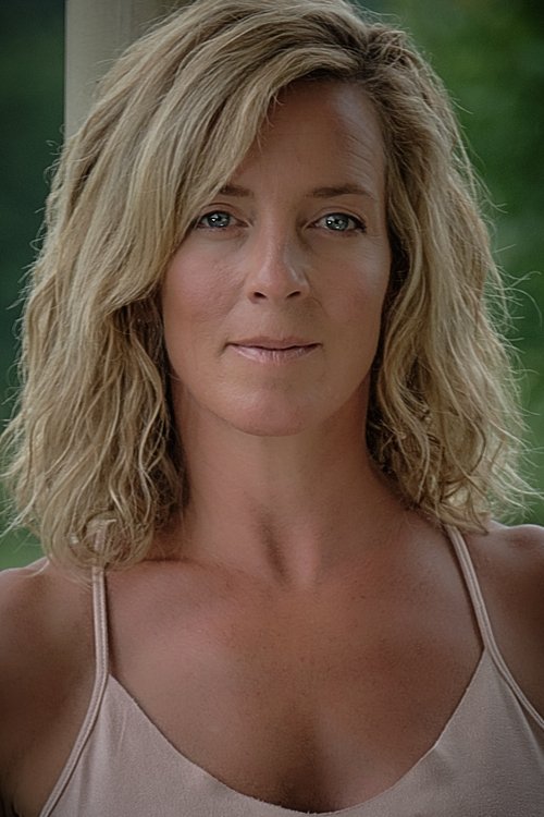 Hélèna Laliberté as Policière désintox