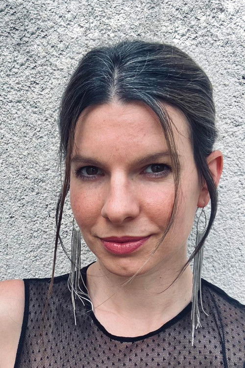 Anna Markó-Valentyik as Rita