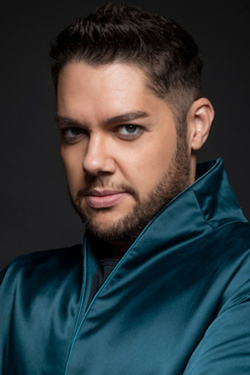 Edgardo Rocha as Don Ramiro