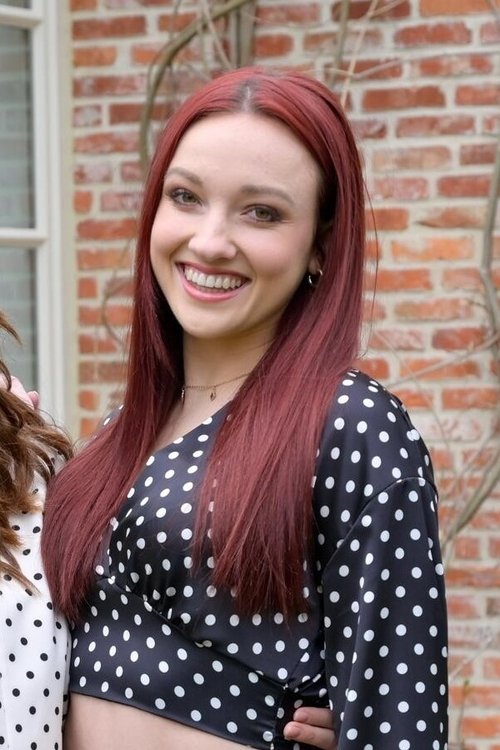 Megane Moerenhout as Nona