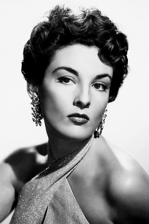 Allison Hayes as Carole Thayer