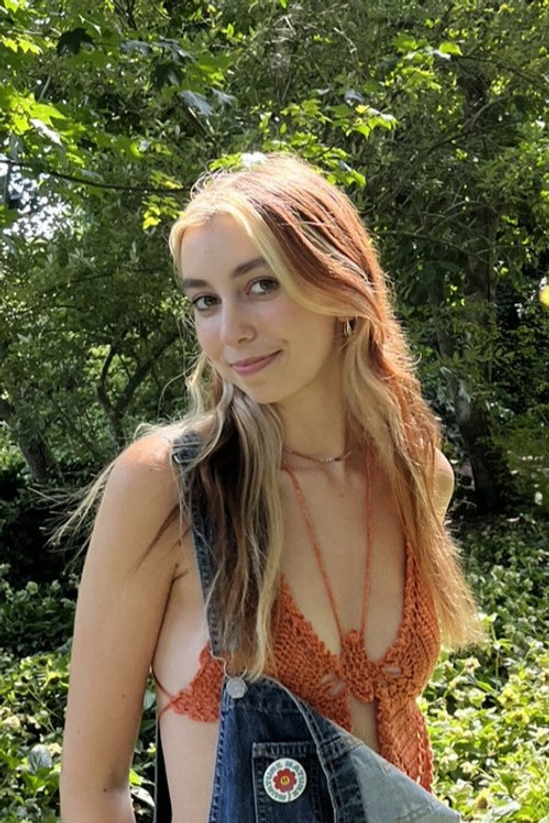 Annaleigh Morgan as Amber