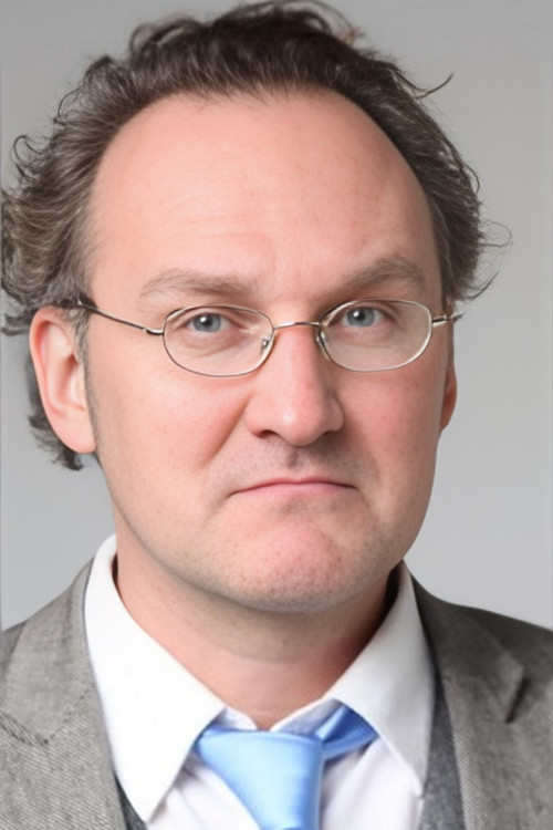 Aleksandr Farber as Artist