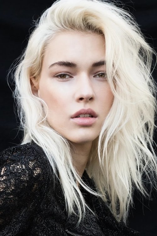 Stefanie Michova as Young Flo Willis