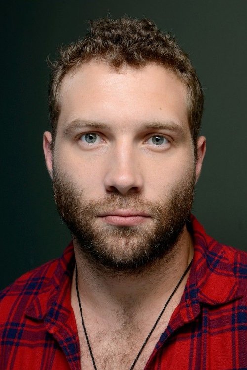 Jai Courtney as Bo Sinclair