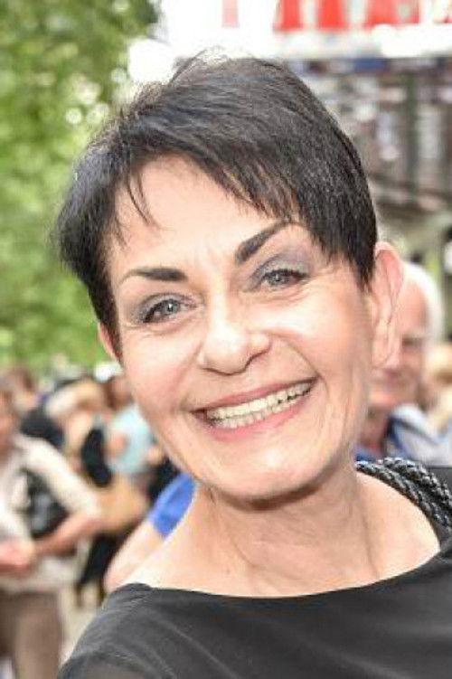 Sibylle Nicolai as Frau Kraft