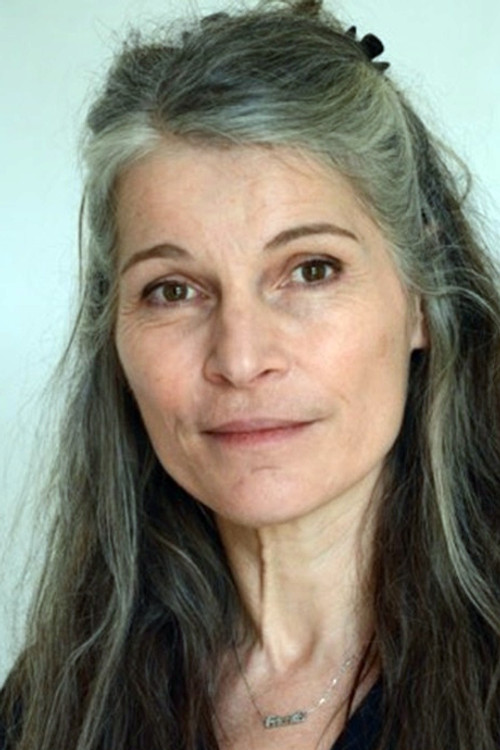 Isabelle Goethals Carre as Assistante sociale hôpital