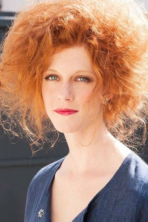 Noémie Noblesse as Fille club de jazz 2