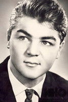 Yurii Sarychev as Пётр - лейтенант милиции