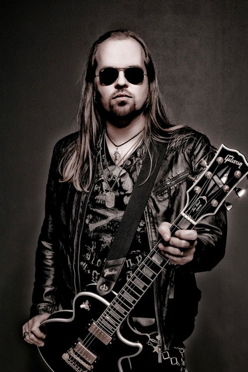 Dirk Sauer as Guitars