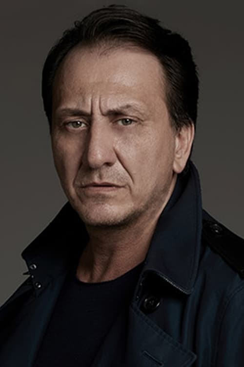 Özgür Ozan as Servet