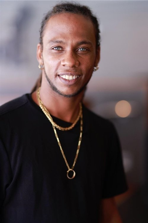 Sloan Decombes as Chris