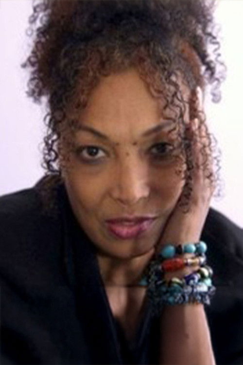 Füsun Olgaç as Uhura