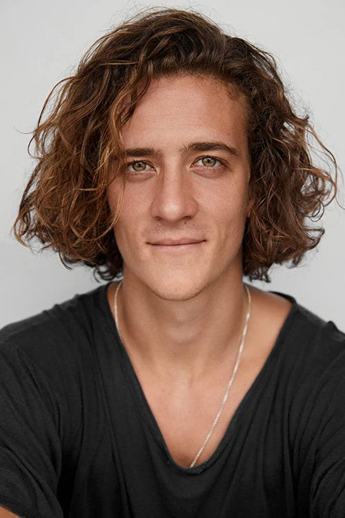 Tom Cossettini as Chomp (voice)