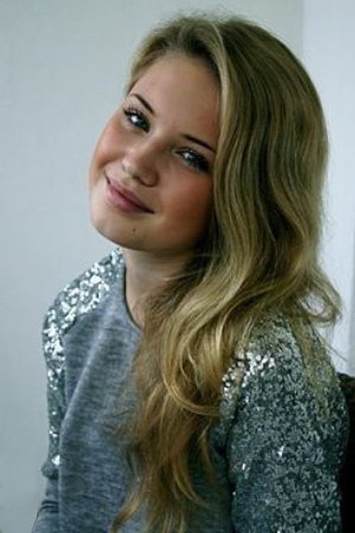 Nini Bakke Kristiansen as Rikke