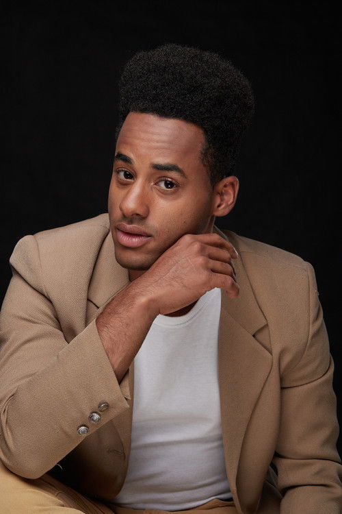 Alejandro Solano as Cameo as Barman