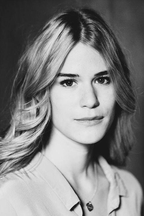 Lolita Offenstein as Philippine