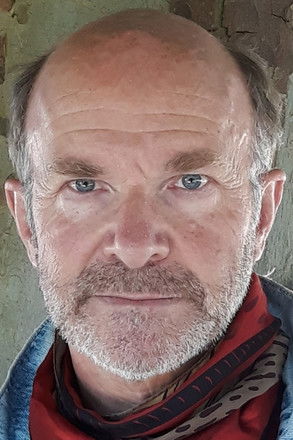 Jean-Luc Mimault as the cooking teacher