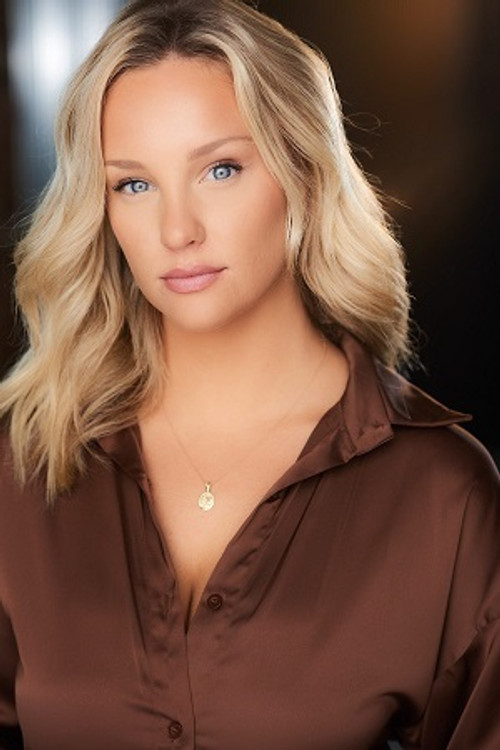 Lindsie Kongsore as Tobi