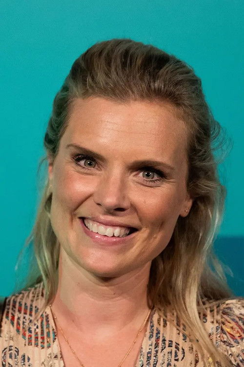 Eveline Stallaart as Self - Sexologist