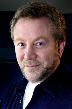 Michael Mitz as Desk Clerk