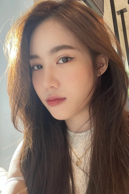 Celine Phongphan as Oil