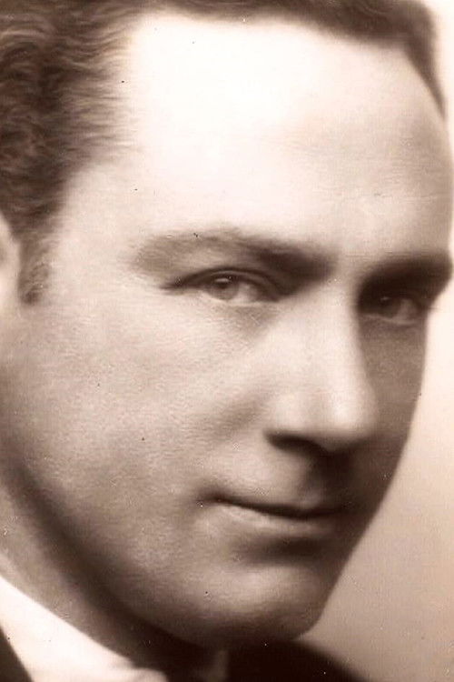 Douglas Cosgrove as Detective Lieutenant Davis