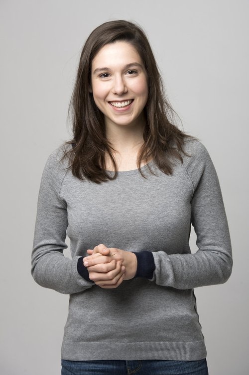 Cannelle Carré-Cassaigne as Luna