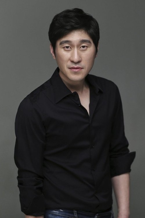 Lee San-ho as KCIA Agent Yoo Dong-hoon