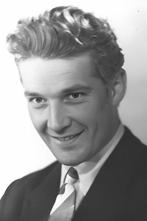 Georges Marchal as Lieutenant Claude Legrand