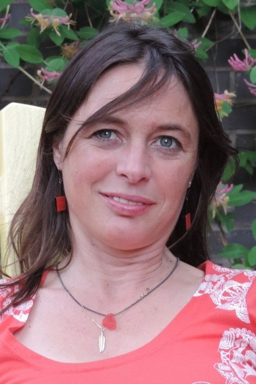 Véronique Mitrani as 
