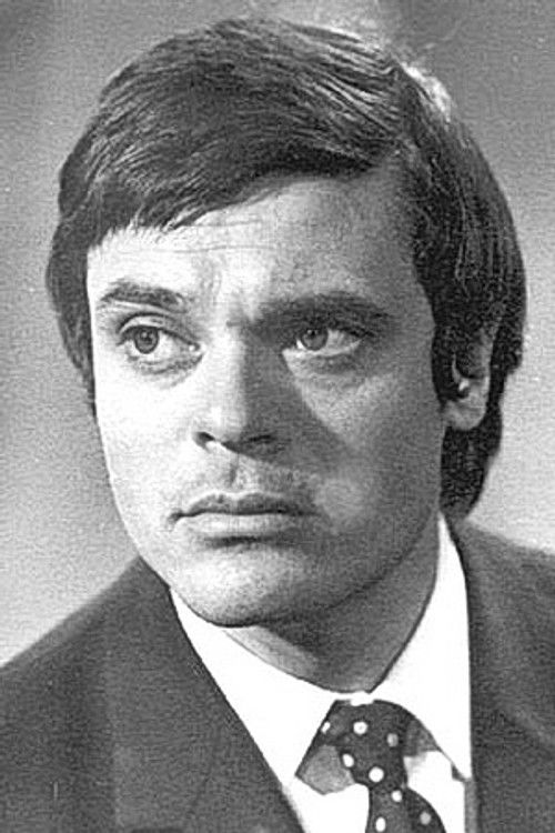 Vasile Brescanu as Vasile Keruntu