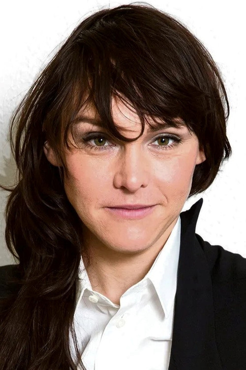 Wende Snijders as Connie Palmen