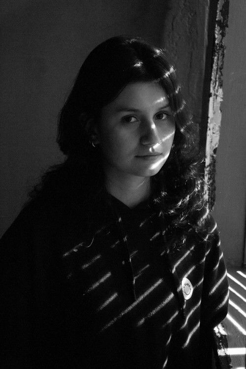 Giullie Costa as A Pintora