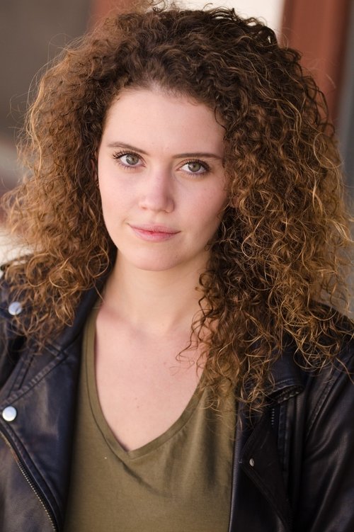 Emma Deckers as Marloes