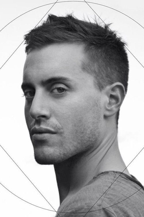 Fabien Ducommun as Axel