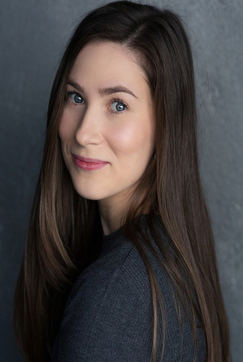 Mari Izzard as Ysbryd