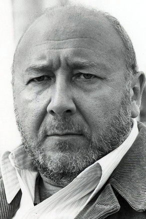 Jacques David as Commissioner