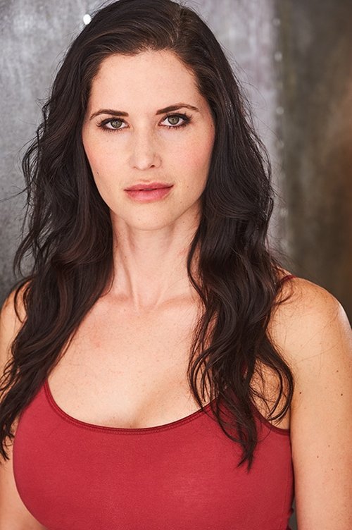 Holly Houk as Julie Shelby