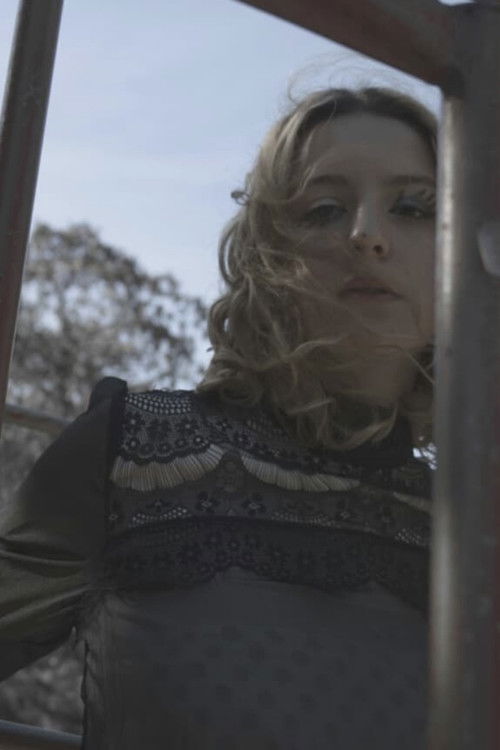 Nina Braga as Clarissa